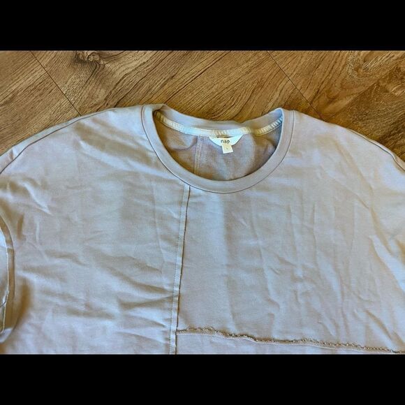 Nap beige/tan light crewneck sweatshirt. - Picture 2 of 3